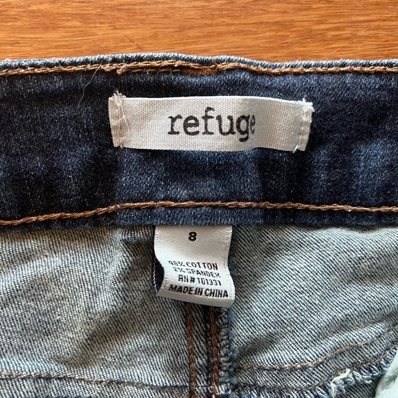 Distressed jeans - Picture 3 of 3